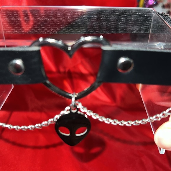 I ❤️ Alien Garter - Picture 4 of 10